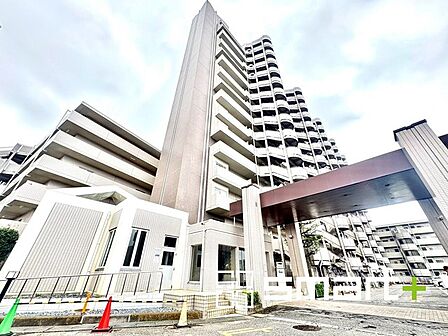 ～周辺環境もご案内いたします～ ・建物自体ももちろん大切ですが、暮らしていく上でとても大切な周辺環境。 ・ご見学時に周辺環境も併せてご案内させていただきますので、お気軽にご相談ください。 