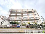 ～堂々とした大型のマンション～ ・総戸数の多い大型のマンションですので、外観の迫力もあり誇りに思えるようなお住まいとなっております。 ・ぜひ現地でご体感くださいませ。 