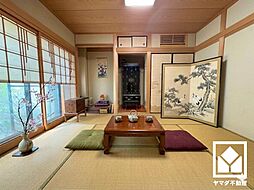 暮らしに寄り添う、収納付き6帖の和室