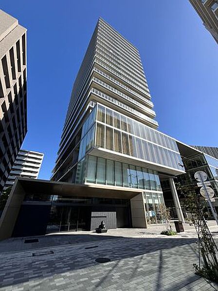 築2年の20階建のタワーマンションペット飼育可(管理規約による制限あり)