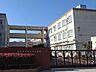 周辺：名古屋市立山王中学校 720m