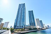 住友不動産旧分譲「シティタワー」シリーズを象徴する、機能性とデザイン性を兼ね備えたランドマーク。