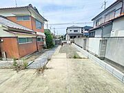 駐車スペースもとても広いです♪