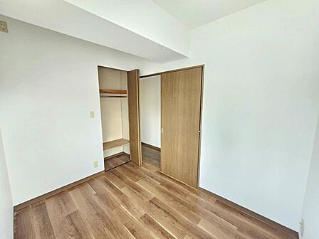 洋室が3部屋と和室が1部屋の4LDKです♪