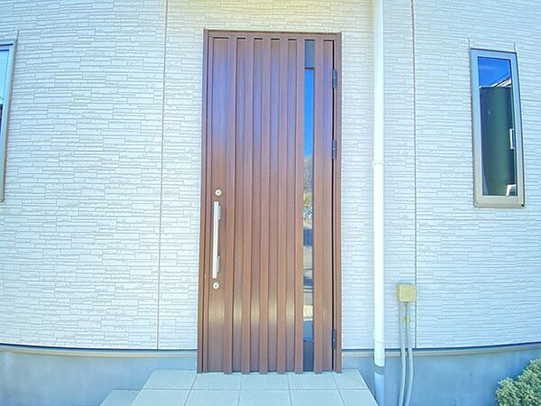 玄関を拡大表示