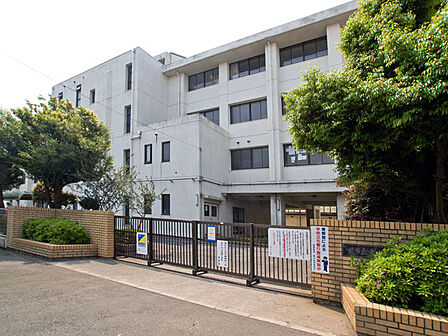 蕨市立東中学校(1430m)