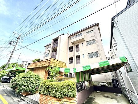 街並みに溶け込む穏やかな佇まいが心地よい暮らしを予感させます