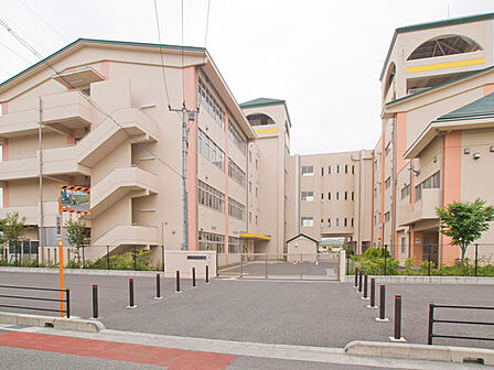 さいたま市立辻南小学校(1360m)