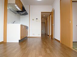 ラフィネ・ドミール 101 1階3DKのリビング/ダイニング