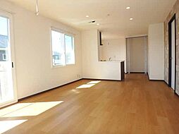 ハミングバードB 201 2階1LDKのリビング/ダイニング