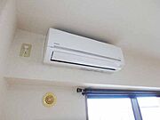 エアコン付きで夏も冬も快適です☆