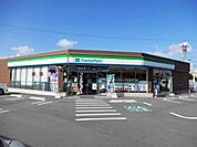 ファミリーマート松阪駅部田店 806m