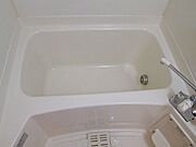 追い焚き付きでいつでも温かいお風呂に浸かれます☆