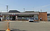 セブンイレブン松阪泉町店 192m