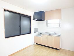 ピュアハウス B棟 203 2階2DKのリビング/ダイニング