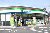 ファミリーマート松阪駅部田店 750m