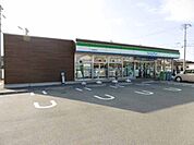 ファミリーマート松阪鎌田町店 294m