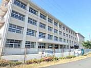 松阪市立西中学校 1781m