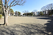 山下西公園まで約555m