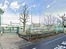 周辺：新宿区立牛込第一中学校 徒歩5分。 360m