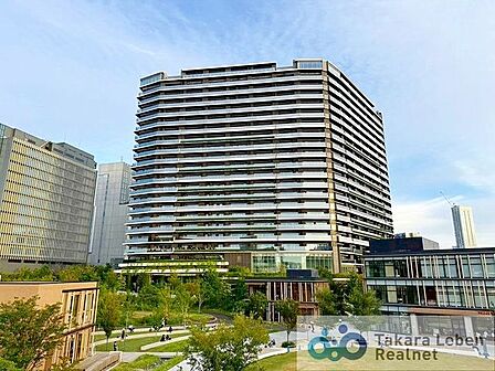 三井不動産×野村不動産旧分譲、令和2年築の23階建て免震構造マンション。ペット飼育のご相談可能です。