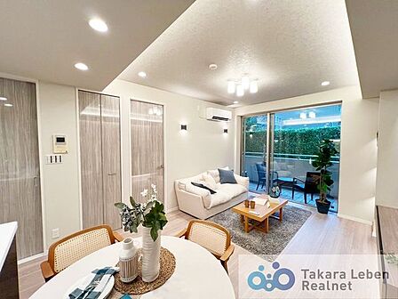 わが家にいる時間を、もっと自分らしく深めたくなる、居心地の良い空間です。ひとり静かに読書や趣味に没頭できそう。