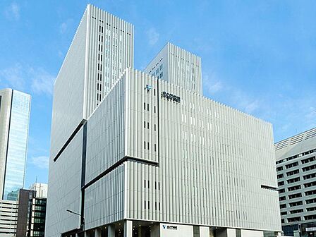 国家公務員共済組合連合会虎の門病院 徒歩14分。 1090m
