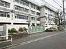周辺：世田谷区立上祖師谷中学校 徒歩5分。 350m