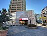 周辺：Olympic新宿百人町店 徒歩4分。 290m