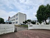 中学校「帯広市立緑園中学校まで393m」
