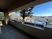 バルコニーからの眺望は軽井沢の街並みと矢ケ崎山を望みます