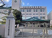 四日市市立中部中学校安全立地好立地運動場広い 820m