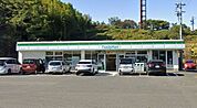 ファミリーマート四日市川島店 1490m