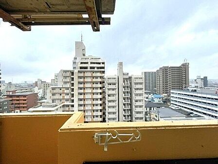 8階住戸で眺望良好。開放感のある景色が広がります。