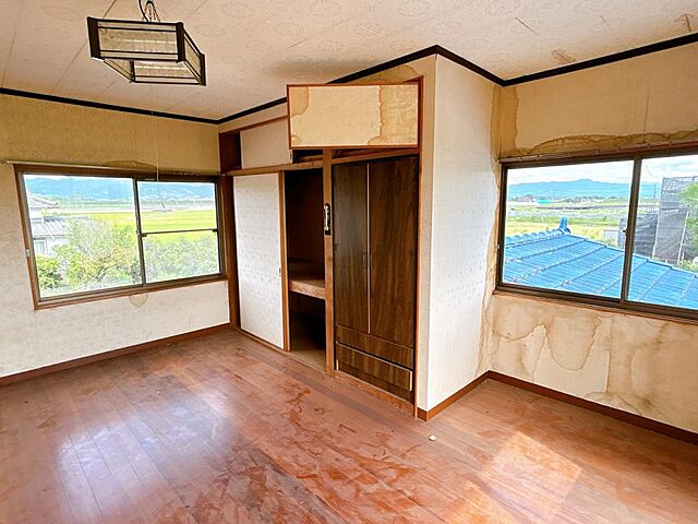 室内 山鹿市南島186