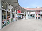 DAISOウニクス高崎店 786m