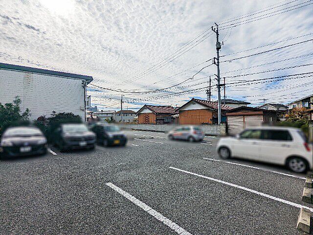 13 / 23