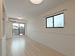 シャトン B 2階2LDKのリビング/ダイニング