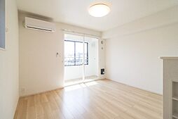 ルーツショア III 2階1LDKのリビング/ダイニング