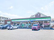 ファミリーマート前橋六供店 527m