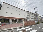 宝塚市立宝塚小学校まで1100メートル