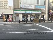 ファミリーマート　阪急伊丹駅前店まで100メートル