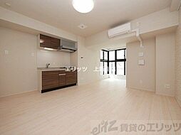 エトワール北新地 7階ワンルームのリビング/ダイニング