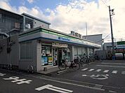 ファミリーマート　正雀駅前店 徒歩5分。 340m