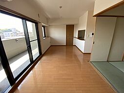 ペルル舟入南 5階3LDKのリビング/ダイニング