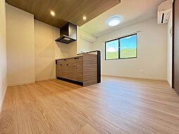 中野APARTMENTS 2階2LDKのリビング/ダイニング