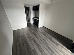 Ｓ−ＲＥＳＩＤＥＮＣＥ空港通りａｗｅｓｏｍｅ 8階1LDKのリビング/ダイニング