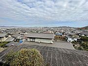 花火大会も見れる羨望です！「高台のプライベート感」が強調された邸宅の印象です！