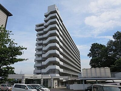 外観：「静かな環境で落ち着いて暮らしたい人にぴったりのアパート」という印象です。日吉台の住環境の良さも相まって、長く住みやすい物件です