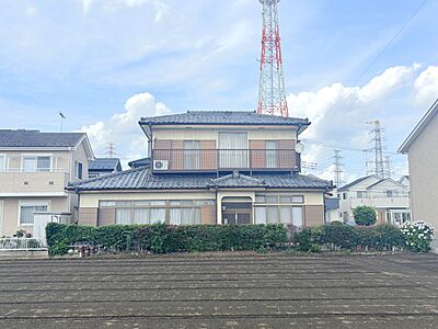 外観:交通量の落ち着いた閑静な住宅街でゆったり過ごせます!(2026年6月撮影)※リフォーム前写真 外観:交通量の落ち着いた閑静な住宅街でゆったり過ごせます!(2026年6月撮影)※リフォーム前写真